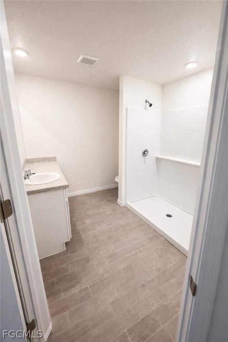 3 bedroom SingleFamilyResidence at 2625 NE 7th Pl, Cape Coral, Cape Coral — photo 5