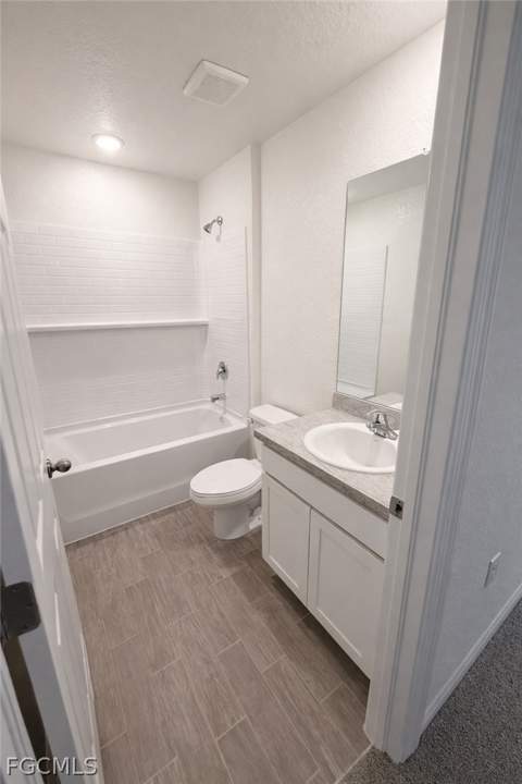 2625 NE 7th Pl, Cape Coral FL - photo 7 of 11