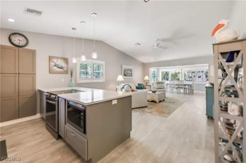1657 Atlanta Plaza Dr, Sanibel FL - photo 6 of 45