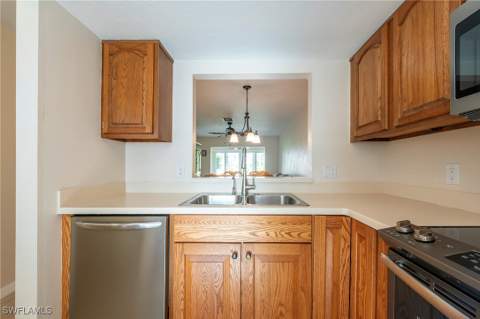 1006 Pine Isle Ln 1006, Naples FL - photo 6 of 16