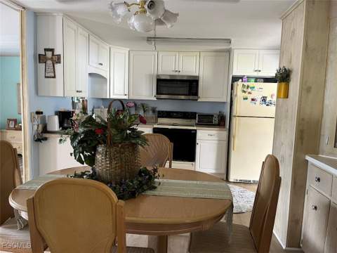 3153 Orchard Dr, North Fort Myers FL - photo 8 of 42