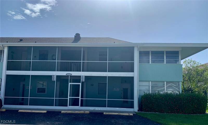 2 bedroom Condominium at 4202 SE 4th Pl 10, Country Club Estates Condo, Cape Coral — photo 3