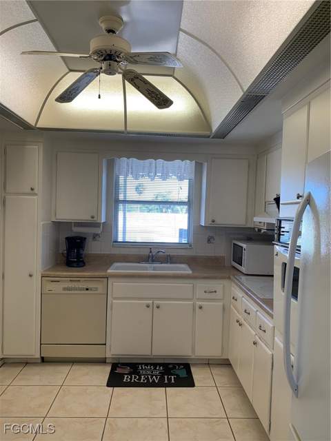 4202 SE 4th Pl 10, Cape Coral FL - photo 9 of 34