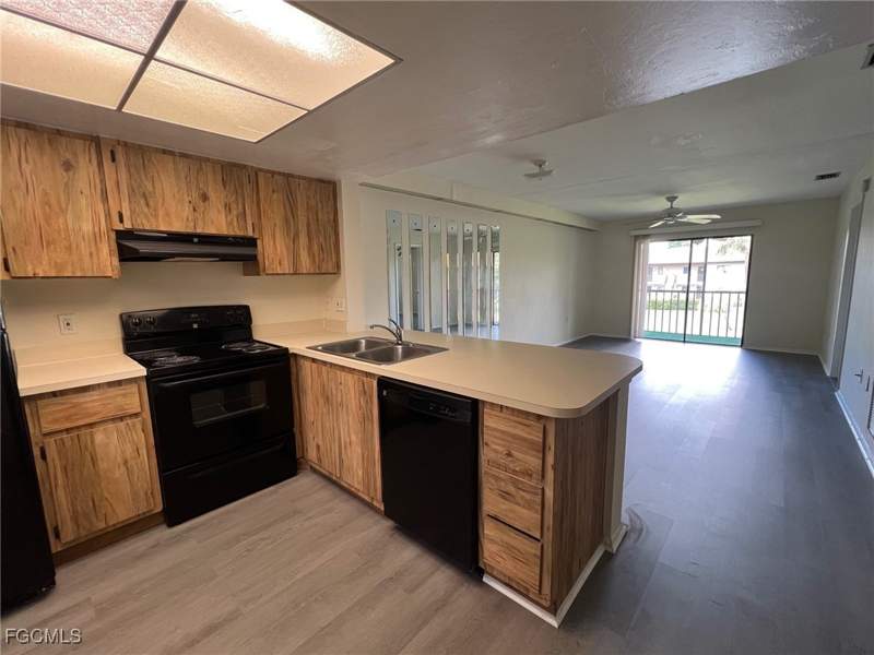 2 bedroom Condominium at 4790 S Cleveland Ave 1906, Pinewood South, Fort Myers — photo 4
