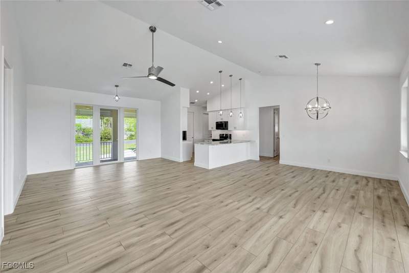 3 bedroom SingleFamilyResidence at 3551 Heron Landing Cir, Eagle Lake Estates, St James City — photo 2