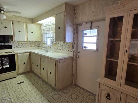 963 Idle Way Dr, North Fort Myers FL - photo 8 of 44