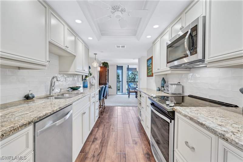 2 bedroom Condominium at 2400 Gulf Shore Blvd N 203, Admiralty Point, Naples — photo 3