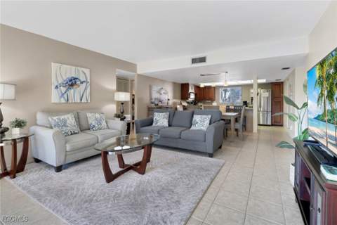 5015 Harbortown Ln 104, Fort Myers FL - photo 16 of 40