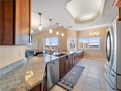 14819 Laguna Dr 703, Fort Myers FL - photo 18 of 47