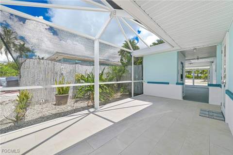 2500 Harbor View Dr, Matlacha FL - photo 12 of 37