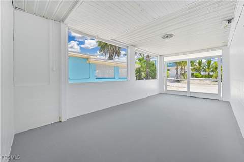 2500 Harbor View Dr, Matlacha FL - photo 14 of 37
