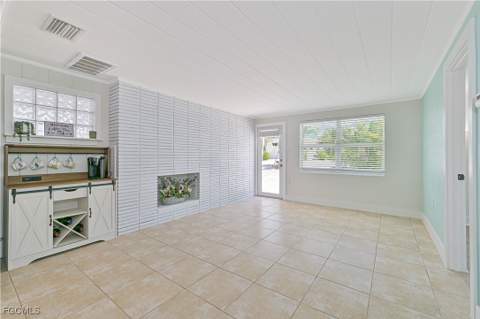 2500 Harbor View Dr, Matlacha FL - photo 17 of 37