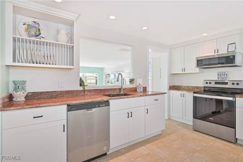 2500 Harbor View Dr, Matlacha FL - photo 21 of 37