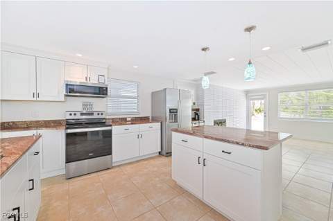2500 Harbor View Dr, Matlacha FL - photo 22 of 37