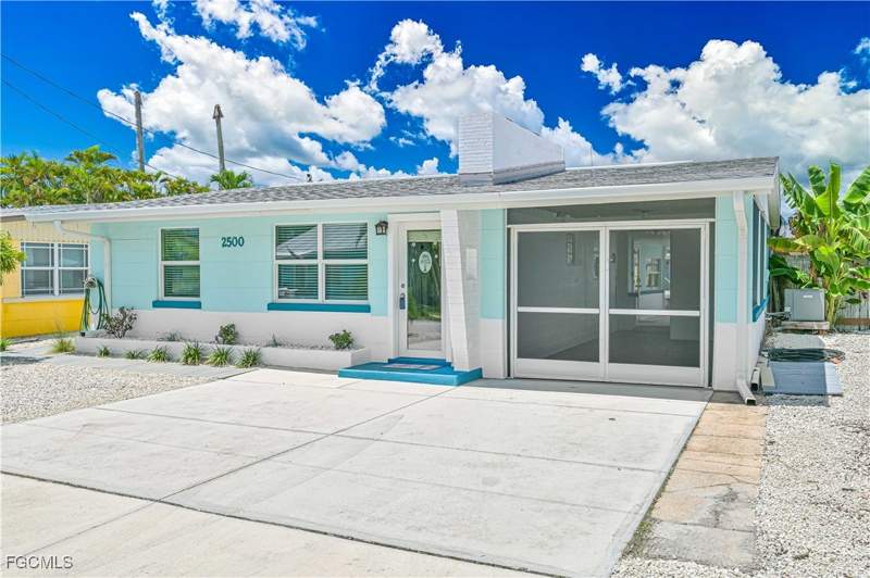 2 bedroom SingleFamilyResidence at 2500 Harbor View Dr, Island Harbors, Matlacha — photo 5