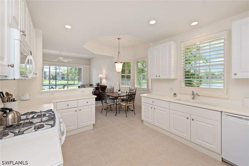 3 bedroom Condominium at 9223 Corfu Ct 104, Varenna, Naples — photo 4