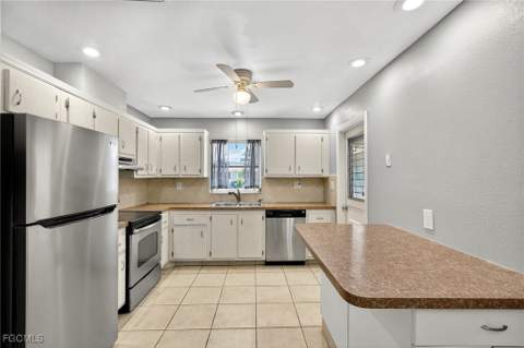536 Pangola Dr, North Fort Myers FL - photo 12 of 33