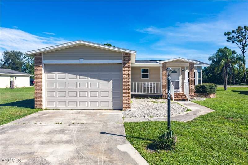 2 bedroom ManufacturedHome at 19867 Eagle Trace Ct, Pine Lakes Country Club, North Fort Myers — photo 2