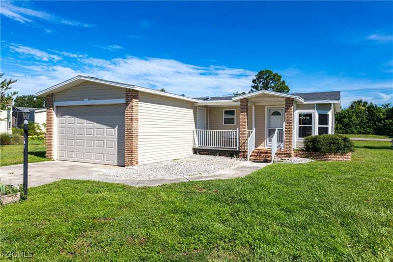 2 bedroom ManufacturedHome at 19867 Eagle Trace Ct, Pine Lakes Country Club, North Fort Myers — photo 3