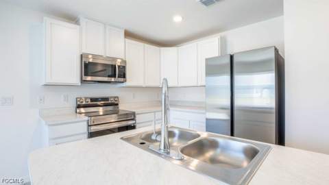 2030 NE 2nd Ave, Cape Coral FL - photo 18 of 33