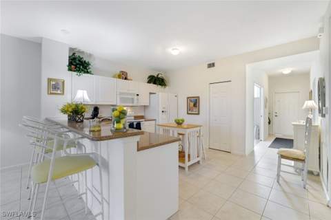 10049 Heather Ln 101, Naples FL - photo 10 of 28