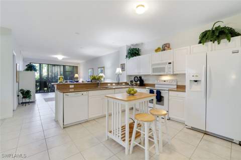 10049 Heather Ln 101, Naples FL - photo 14 of 28