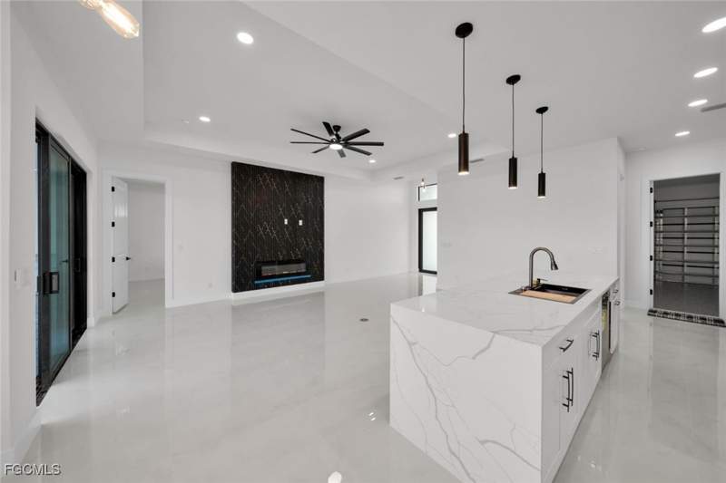 4 bedroom SingleFamilyResidence at 2125 SW Trafalgar Pkwy, Cape Coral, Cape Coral — photo 5
