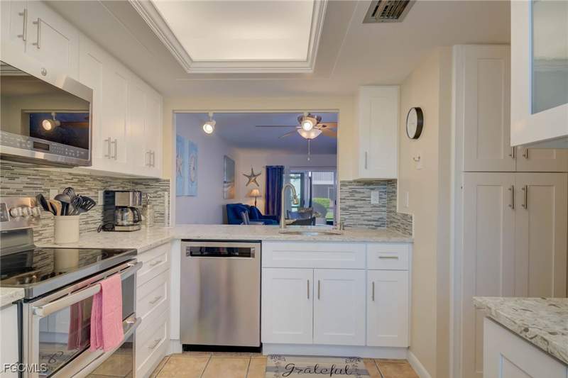 2 bedroom Condominium at 5445 Peppertree Dr 9, Cardinal Cove, Fort Myers — photo 2
