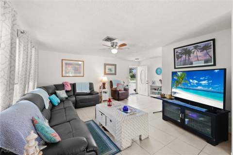 4517 Vinsetta Ave, North Fort Myers FL - photo 11 of 27