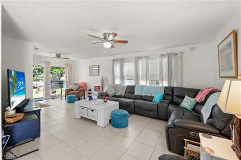 4517 Vinsetta Ave, North Fort Myers FL - photo 12 of 27