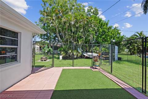 4517 Vinsetta Ave, North Fort Myers FL - photo 19 of 27
