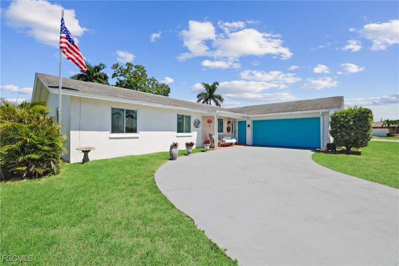 4 bedroom SingleFamilyResidence at 4517 Vinsetta Ave, Waterway Estates, North Fort Myers — photo 3