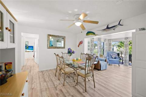 4517 Vinsetta Ave, North Fort Myers FL - photo 9 of 27