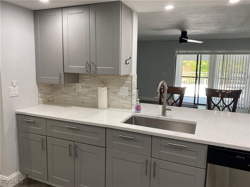 2 bedroom Condominium at 1521 SW 47th Ter 102, Southern Palms, Cape Coral — photo 3