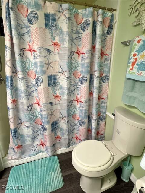 290 Valencia Dr, Fort Myers FL - photo 12 of 15