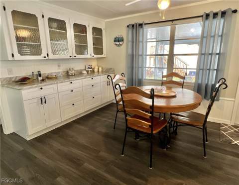 290 Valencia Dr, Fort Myers FL - photo 6 of 15