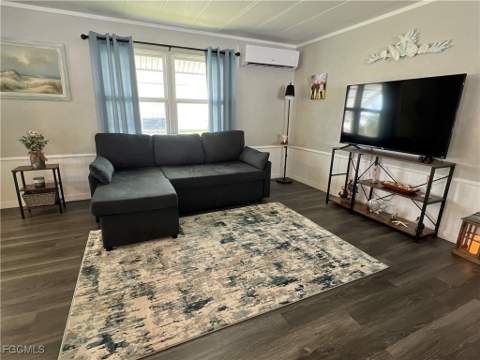 290 Valencia Dr, Fort Myers FL - photo 7 of 15