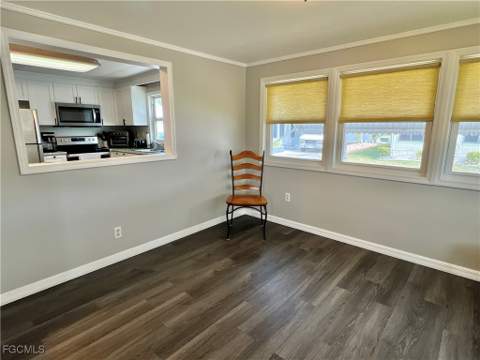 290 Valencia Dr, Fort Myers FL - photo 8 of 15