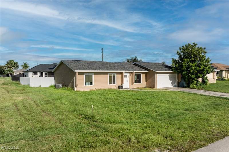 3 bedroom SingleFamilyResidence at 2816 NE 5th Pl, Cape Coral, Cape Coral — photo 3