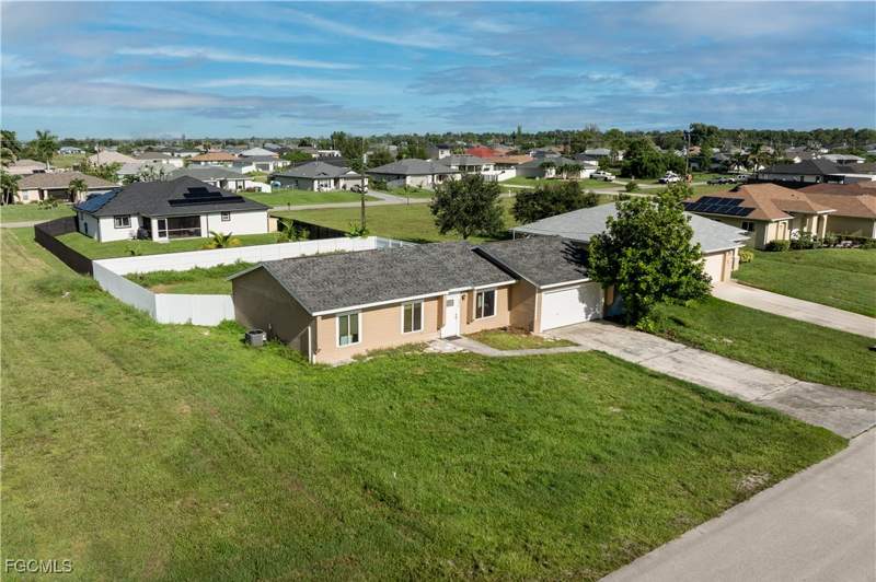 3 bedroom SingleFamilyResidence at 2816 NE 5th Pl, Cape Coral, Cape Coral — photo 4