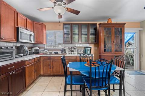 2816 NE 5th Pl, Cape Coral FL - photo 7 of 28