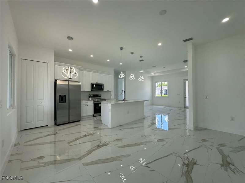 3 bedroom SingleFamilyResidence at 3124 35th St SW, Lehigh Acres, Lehigh Acres — photo 3