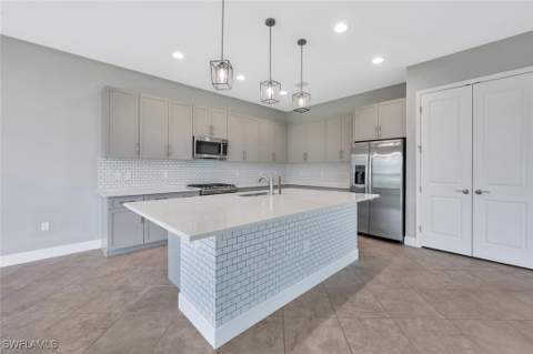 12260 Red Pine Pl, Estero FL - photo 11 of 50