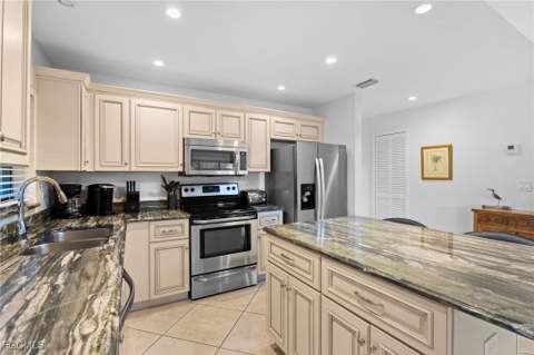 1811 Olde Middle Gulf Dr 14, Sanibel FL - photo 7 of 50