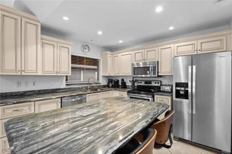 1811 Olde Middle Gulf Dr 14, Sanibel FL - photo 8 of 50