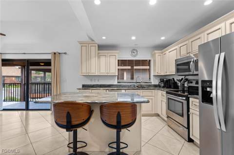 1811 Olde Middle Gulf Dr 14, Sanibel FL - photo 9 of 50