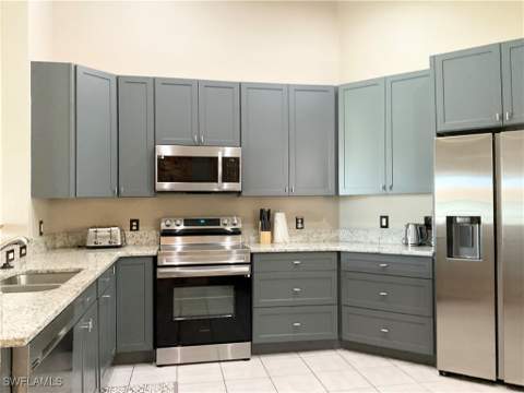3060 Horizon Ln 1404, Naples FL - photo 7 of 40