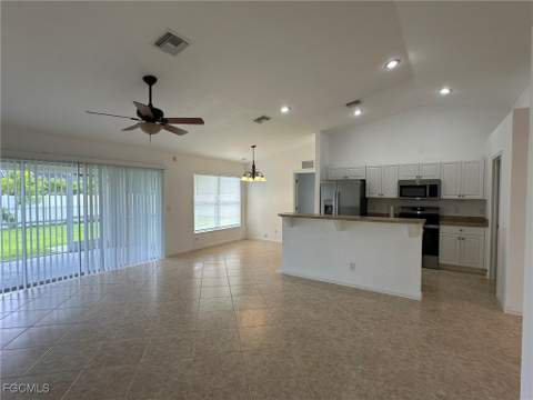 122 NW 15th Ter, Cape Coral FL - photo 18 of 42