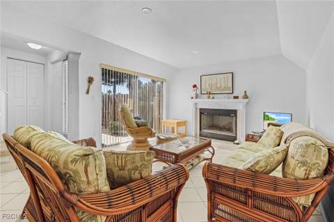 11822 Quail Run Dr, Fort Myers FL - photo 6 of 33