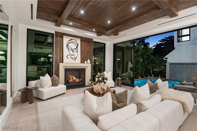 5 bedroom SingleFamilyResidence at 273 10th Ave S, Olde Naples, Naples — photo 2